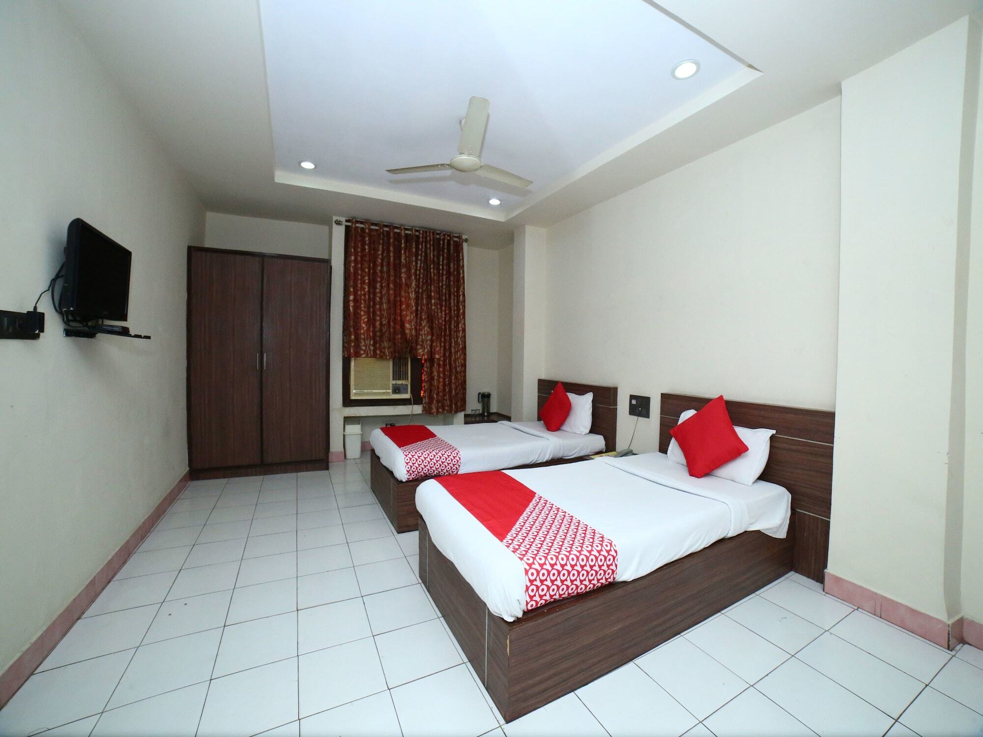 Oyo 1067 Hotel Surbhi Gwalior Exterior foto