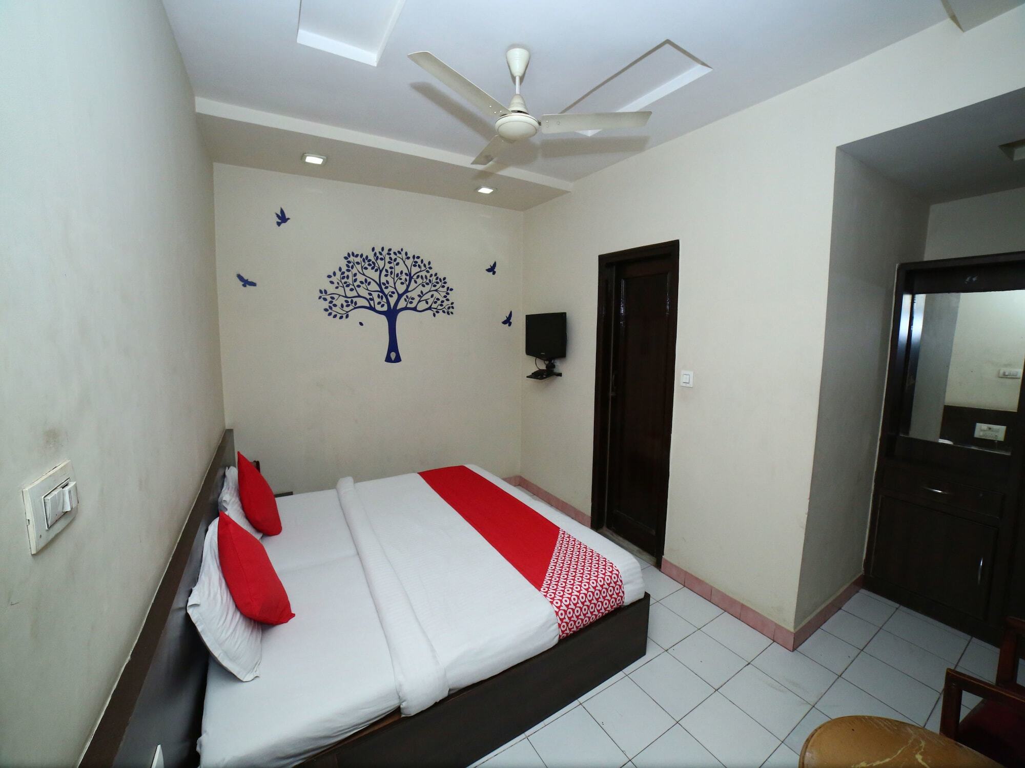 Oyo 1067 Hotel Surbhi Gwalior Exterior foto